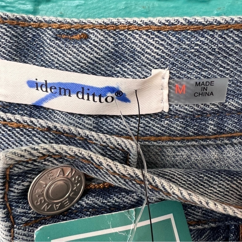 CLEARANCE DISTRESSED DECONSTRUCTED MOM JEANS VINTAGE WASH SIZE MEDIUM NWT - Picture 3 of 5